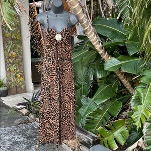 Zen knits  leopard print slip dress maxi with seashell Motte